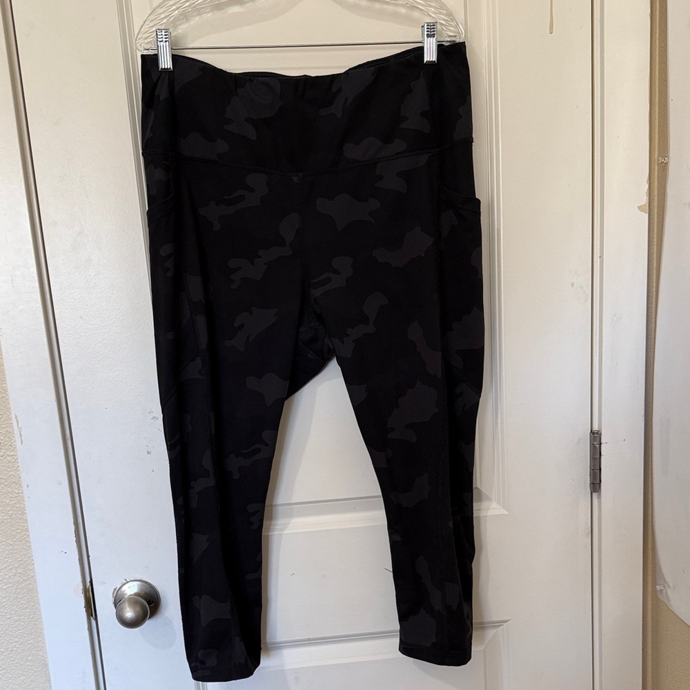 Yogalicious Dark Camouflage Leggings